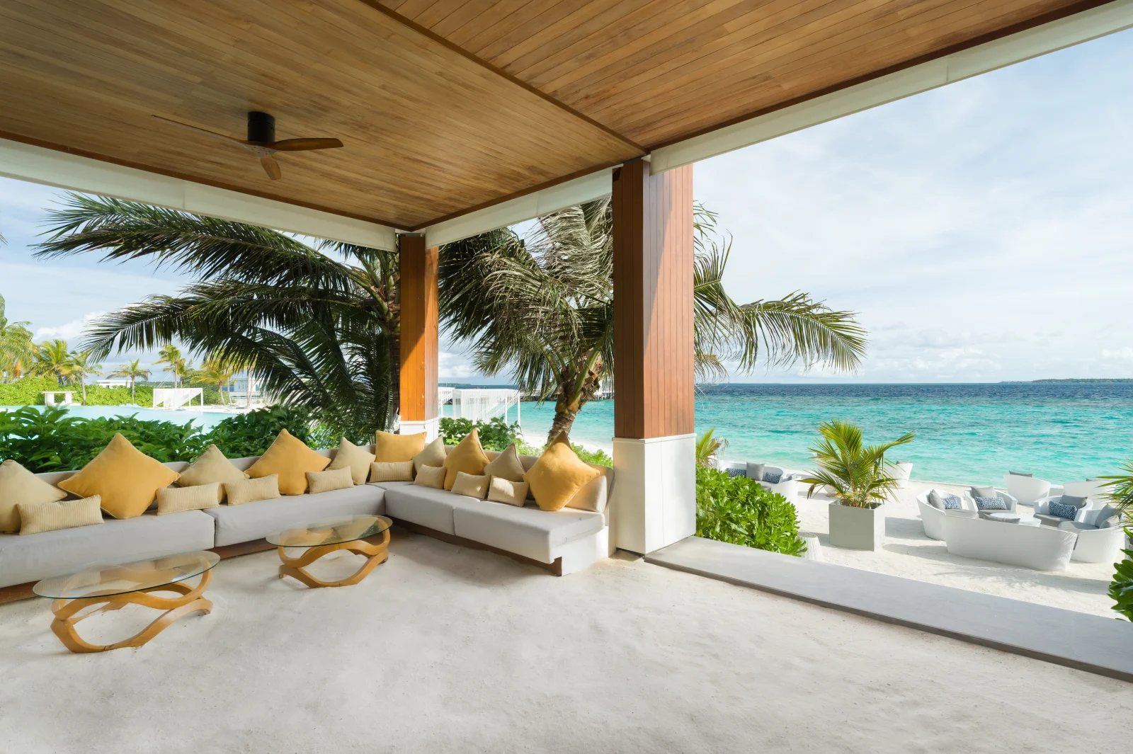 Baa Bar, Amilla Maldives