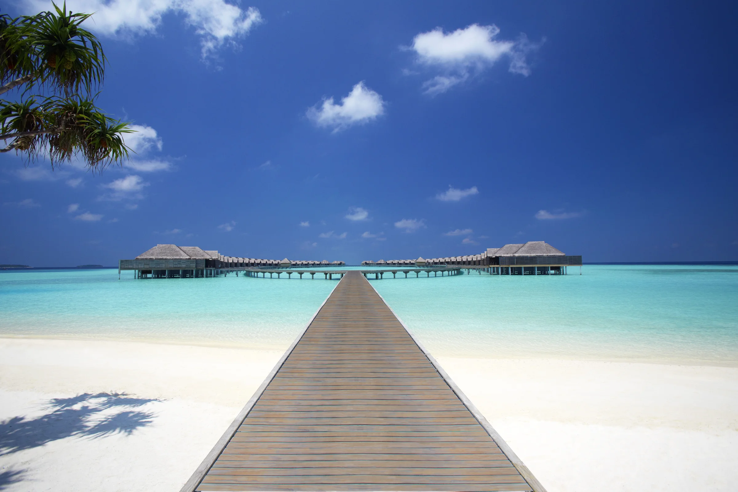 Overwater villa jetty, Anantara Kihavah