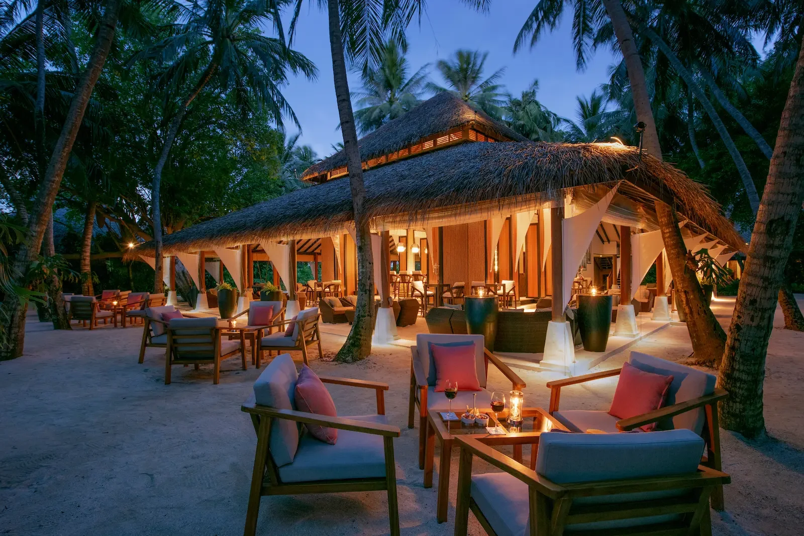 Sails Bar, Baros Maldives