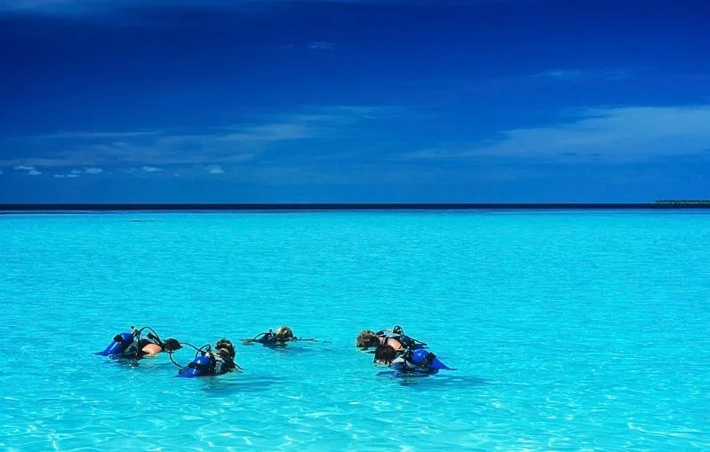 Diving, OBLU Select Sangeli
