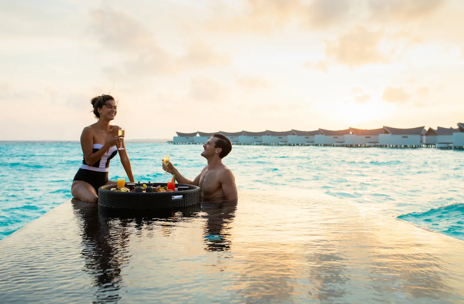 Kuredhivaru Resort and Spa-Floating Breakfast