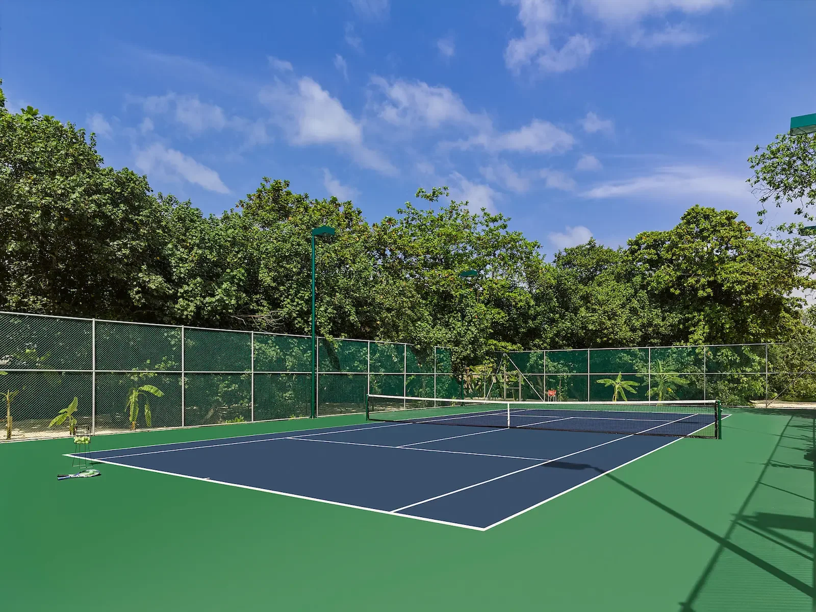 Tennis, padel & football, Joali Maldives