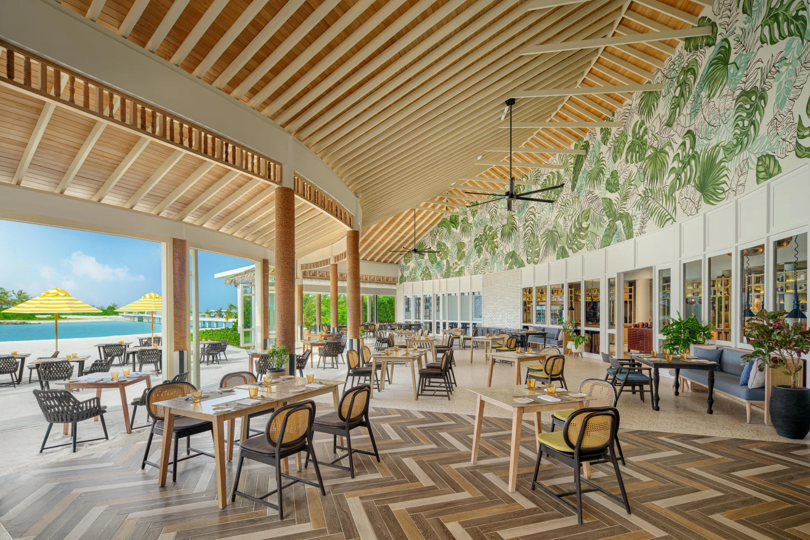 Turquoise restaurant indoor, Le Méridien Maldives