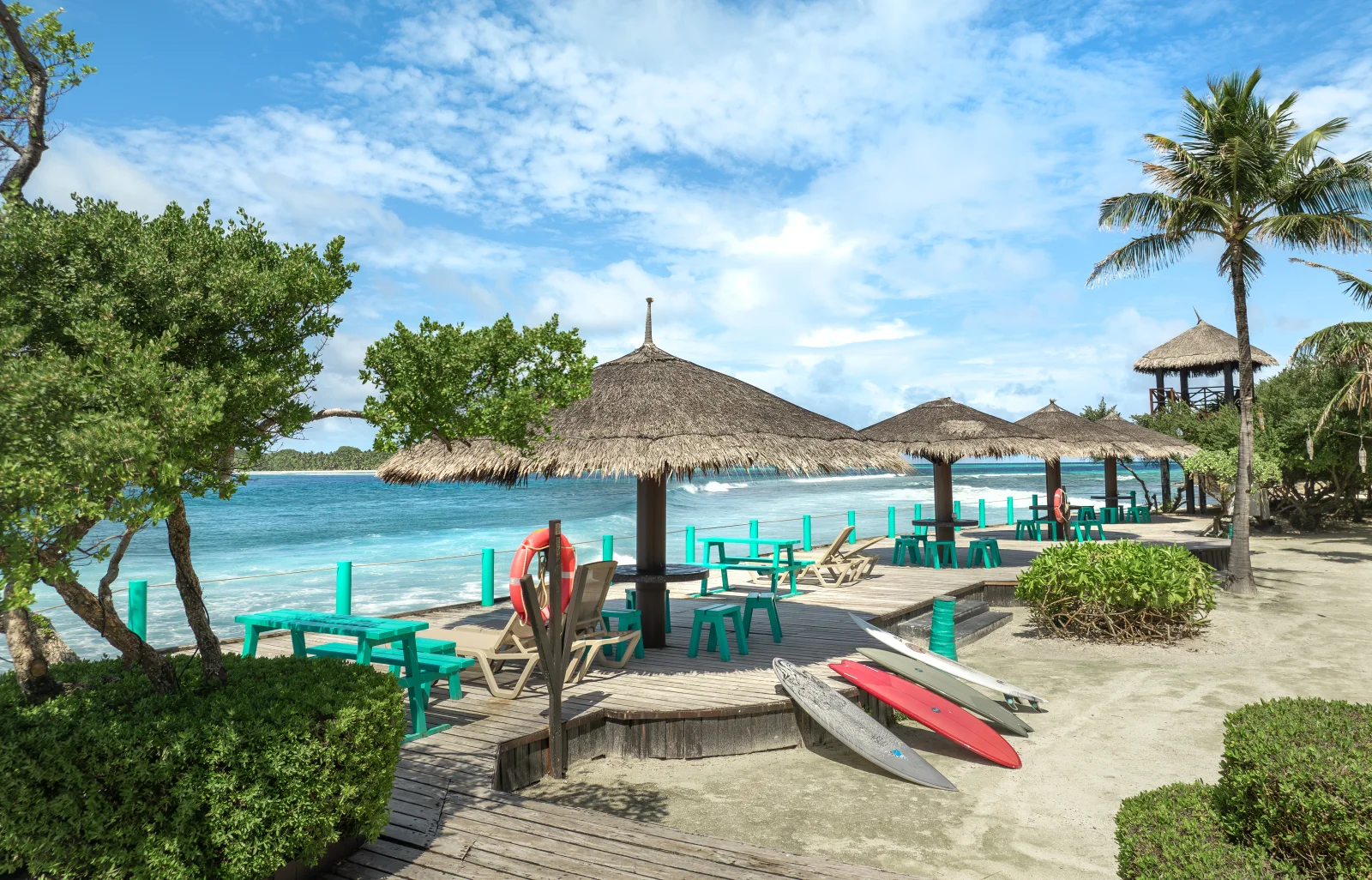 Surfing at Lohis, Adaaran Select Hudhuranfushi