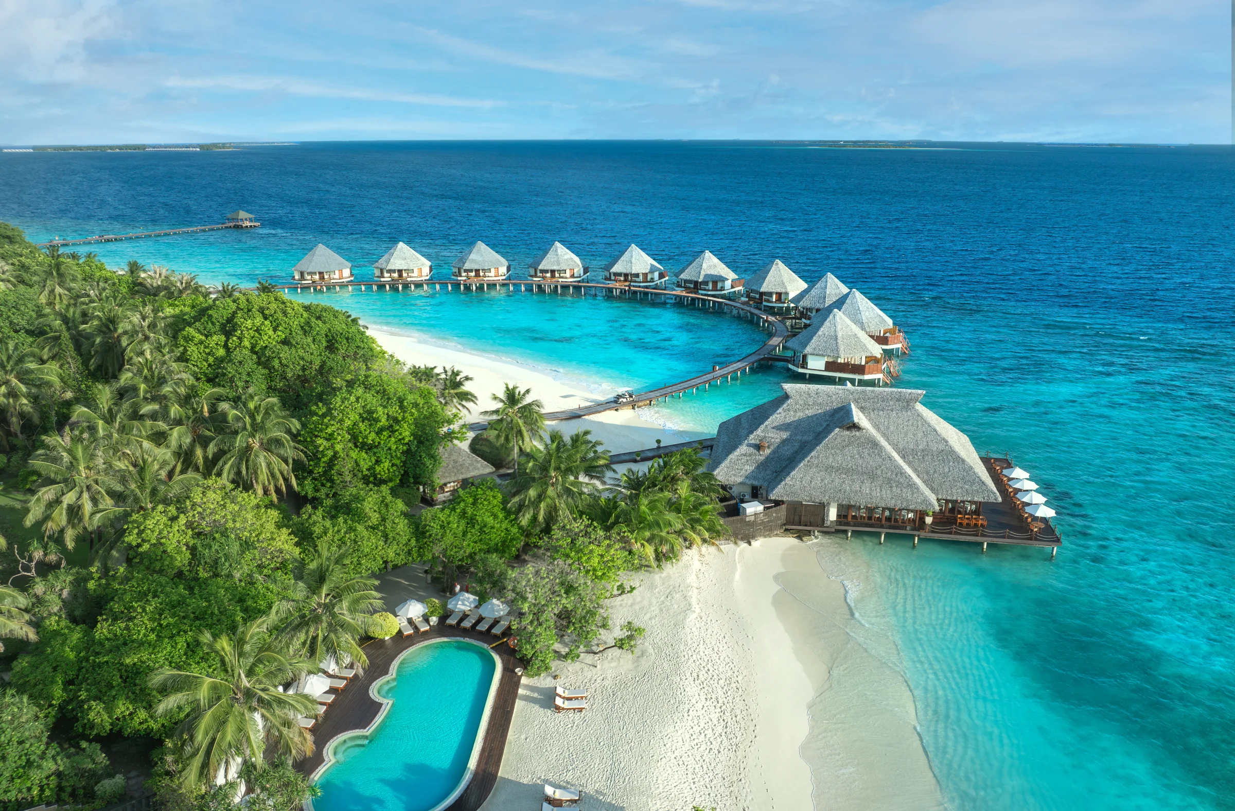 Aerial view of the island, Adaaran Select Meedhupparu