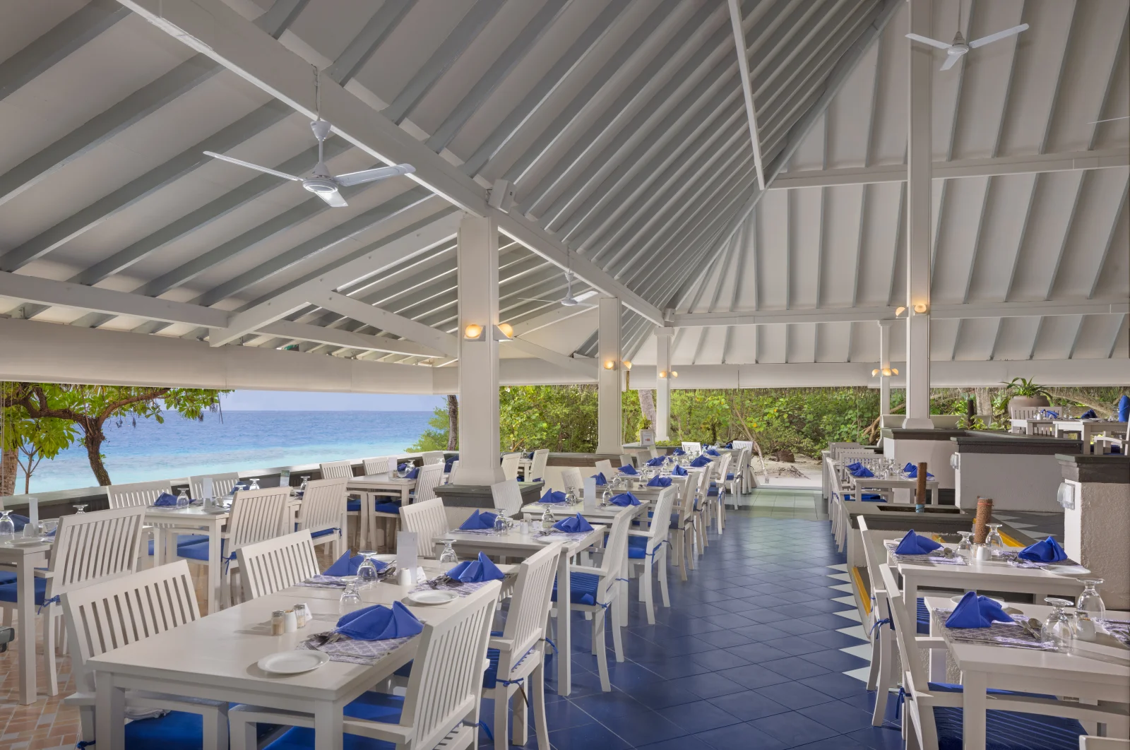 Main Restaurant, Adaaran Club Rannalhi