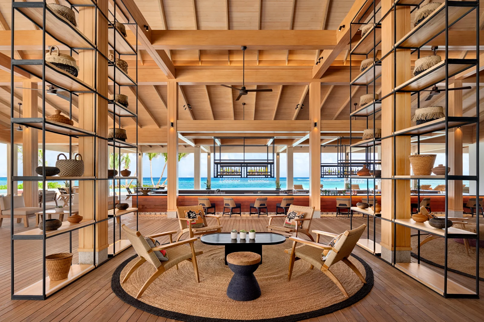 Aura Pool Bar, Hilton Amingiri Maldives
