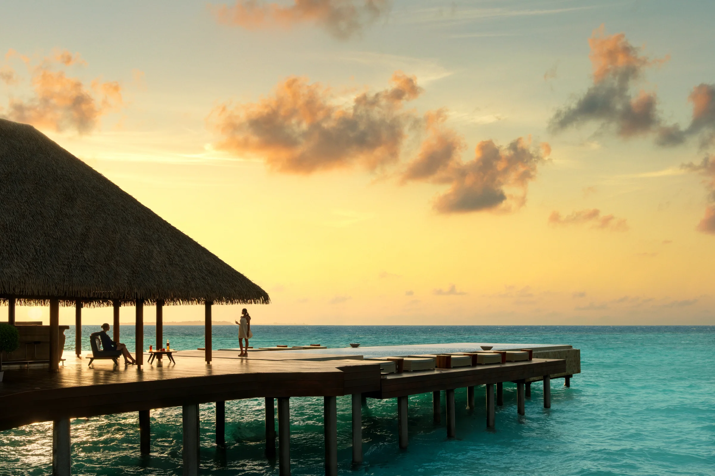 Infinity pool of the Ocean Suite wing, Heritance Aarah