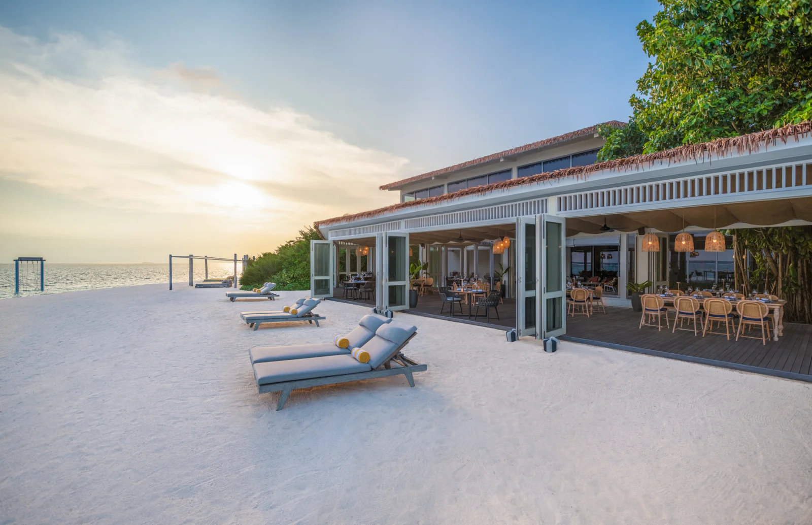 Riviera Tapas & Bar Sunset View, Le Méridien Maldives