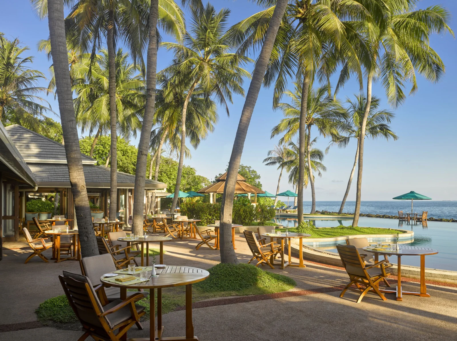 Boli Bar, Royal Island Resort and Spa Maldives