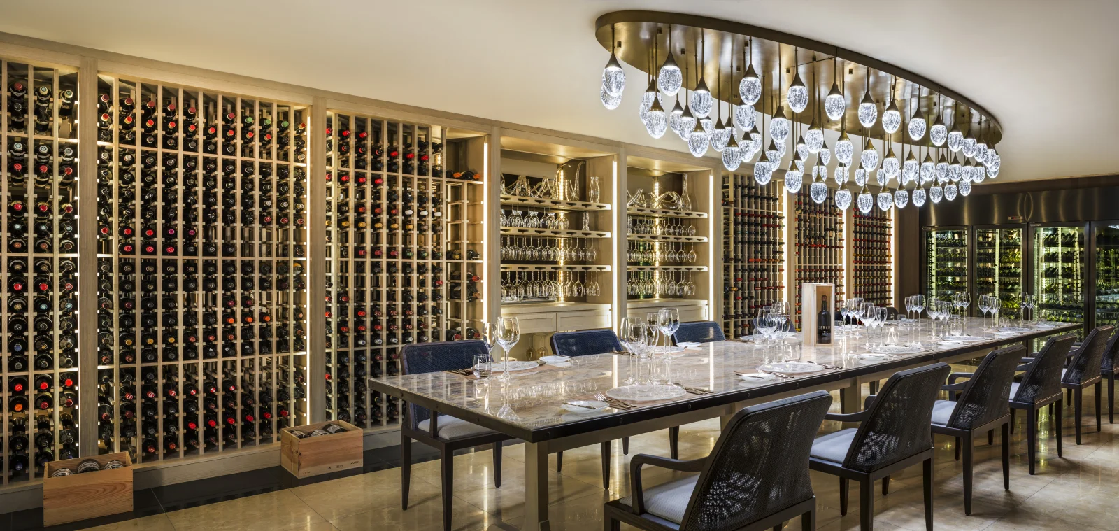 Decanter wine, The St Regis Maldives Vommuli
