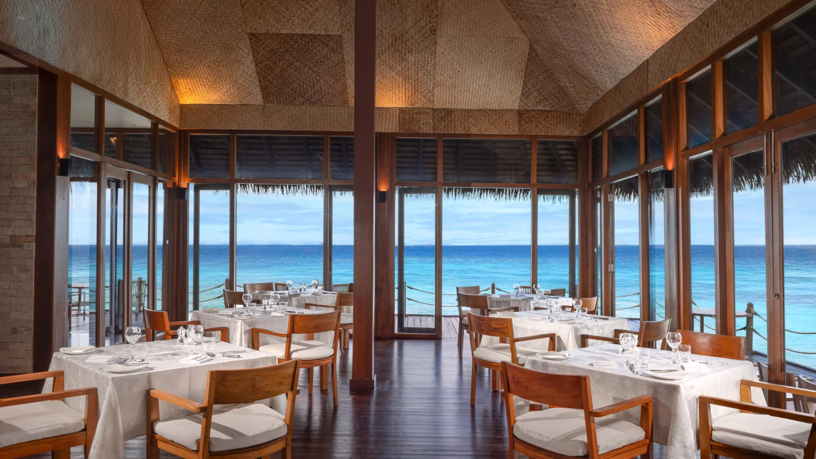 Water Villa Restaurant & Lounge, Adaaran Select Meedhupparu
