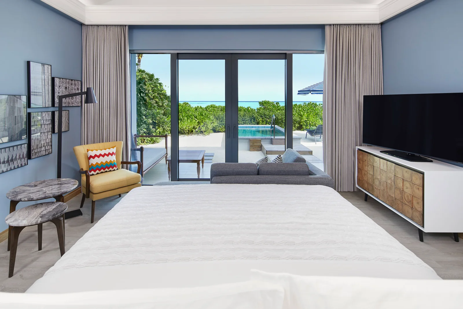 Beach Villa with Pool Bedroom, Le Méridien Maldives