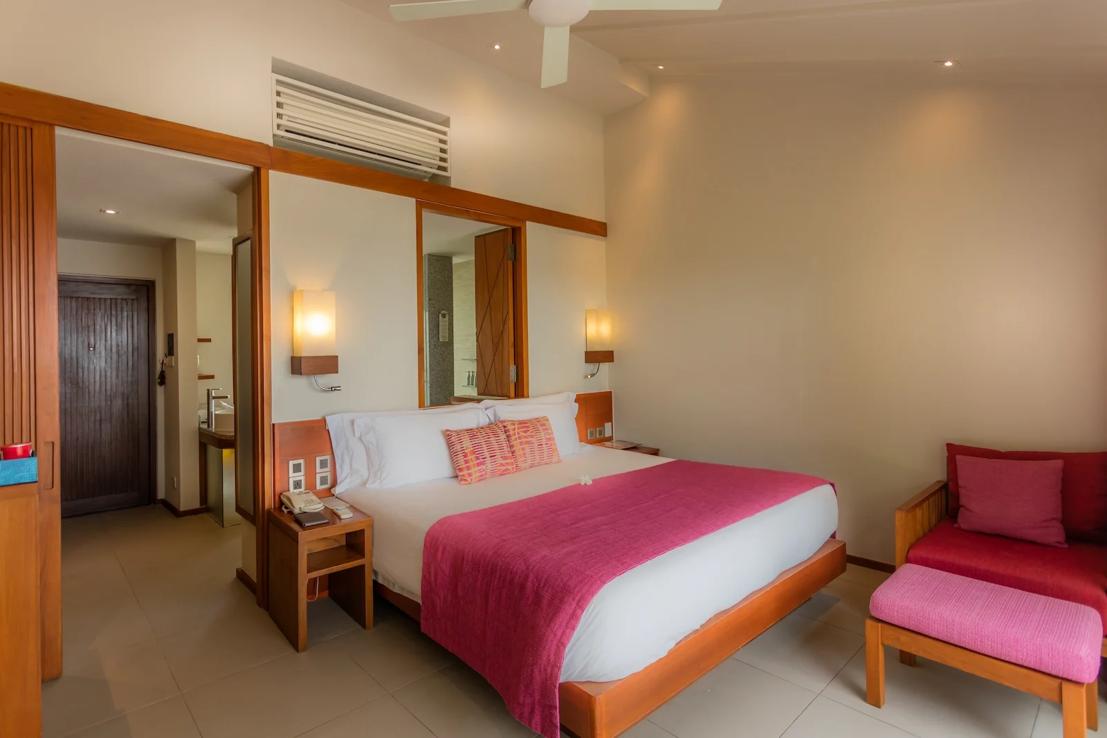 Lagoon View Beach Villa, Centara Ras Fushi