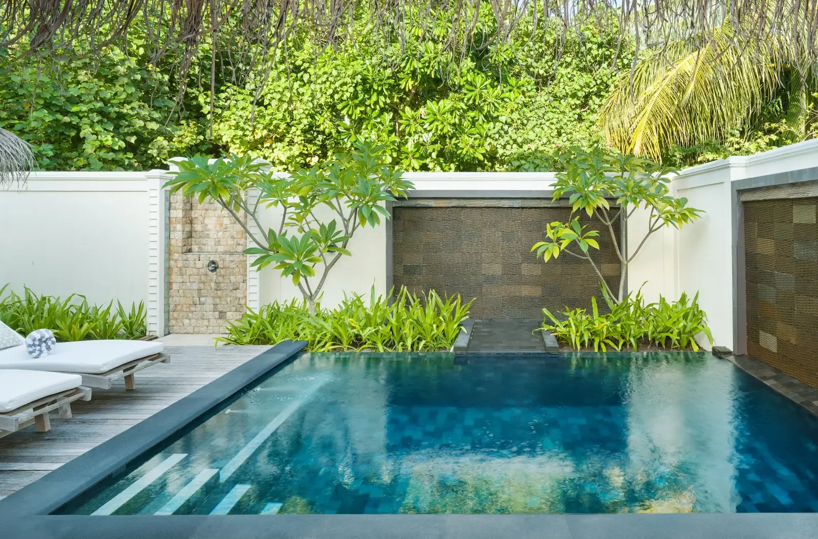 Deluxe Beach Villa With Pool, JA Manafaru