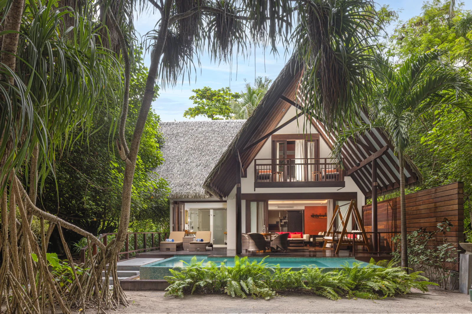 Meedhupparu Residence with Pool, Adaaran Select Meedhupparu