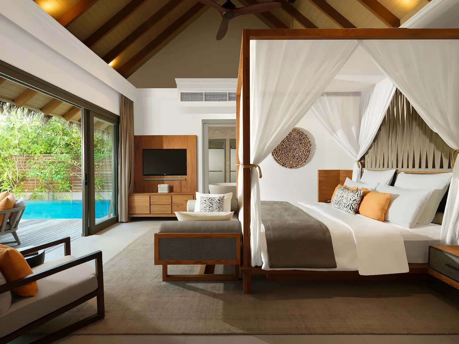 One Bedroom Deluxe Beach Pool Residence, Vakkaru Maldives