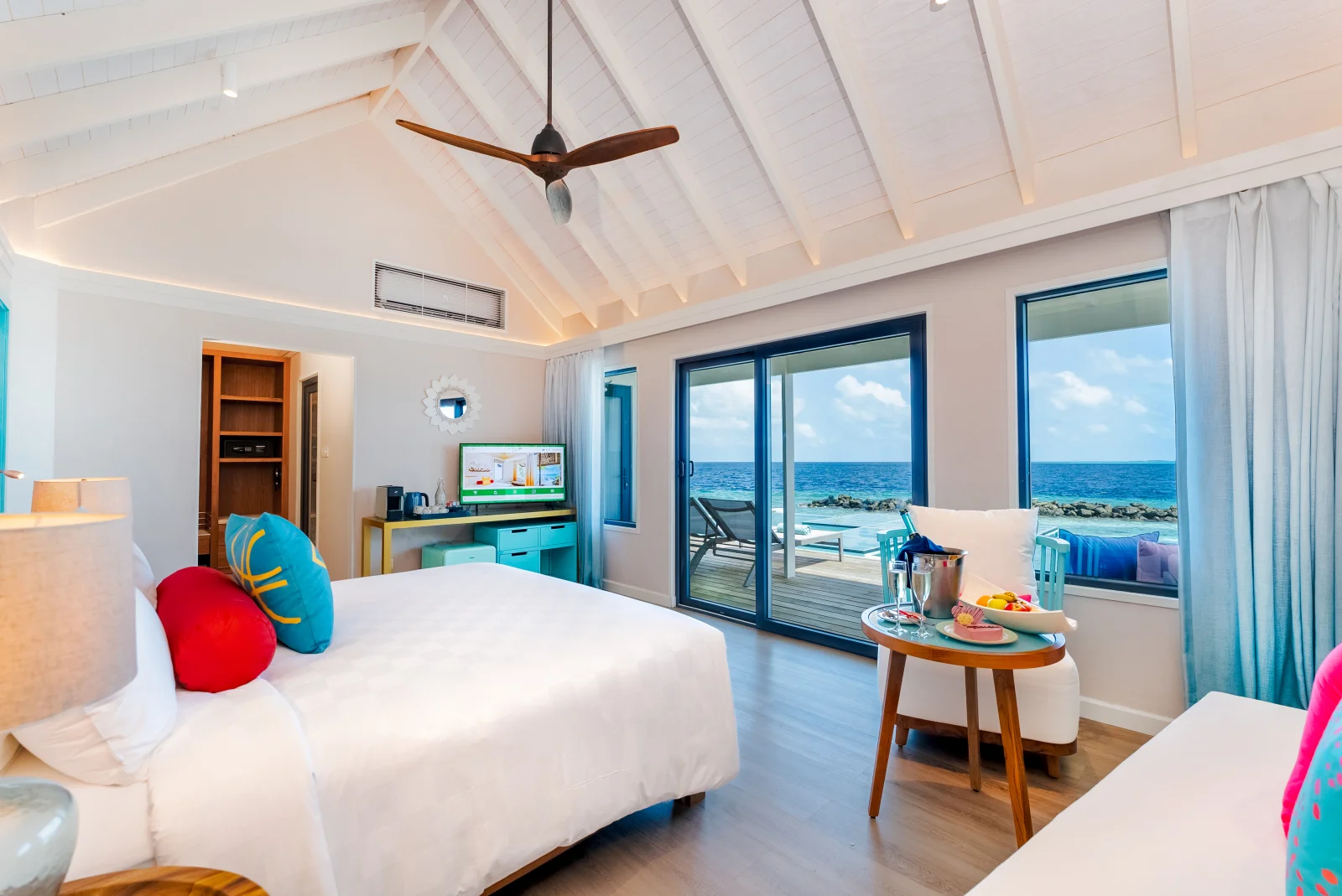 Sunset Water Villa with Pool, OBLU Nature Helengeli