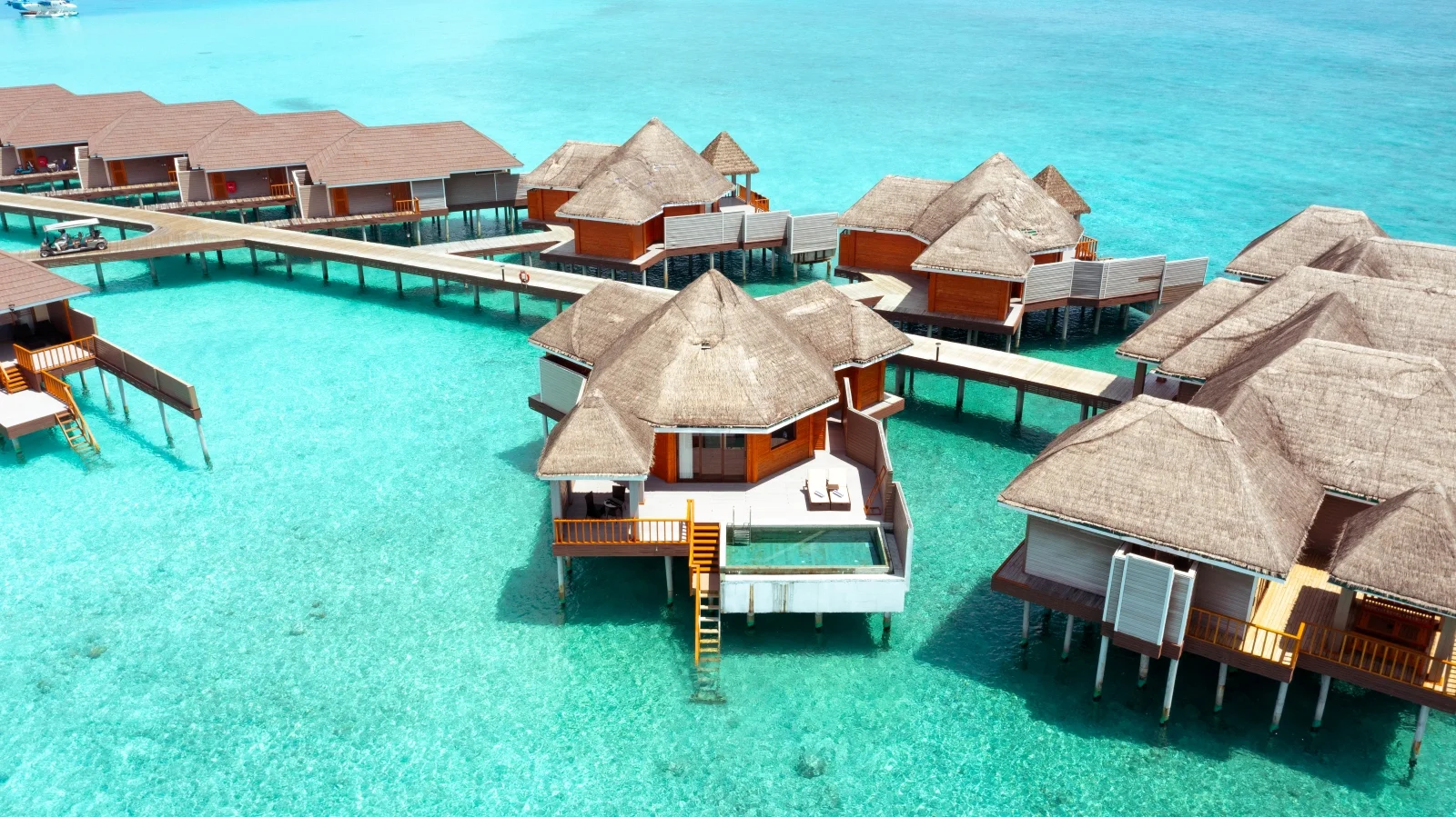 Over Water Suite with Pool, Brennia Kottefaru