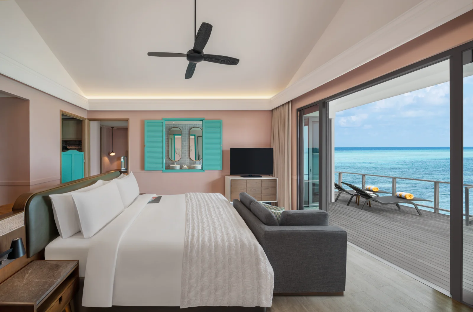Sunrise Overwater Villa Bedroom, Le Méridien Maldives