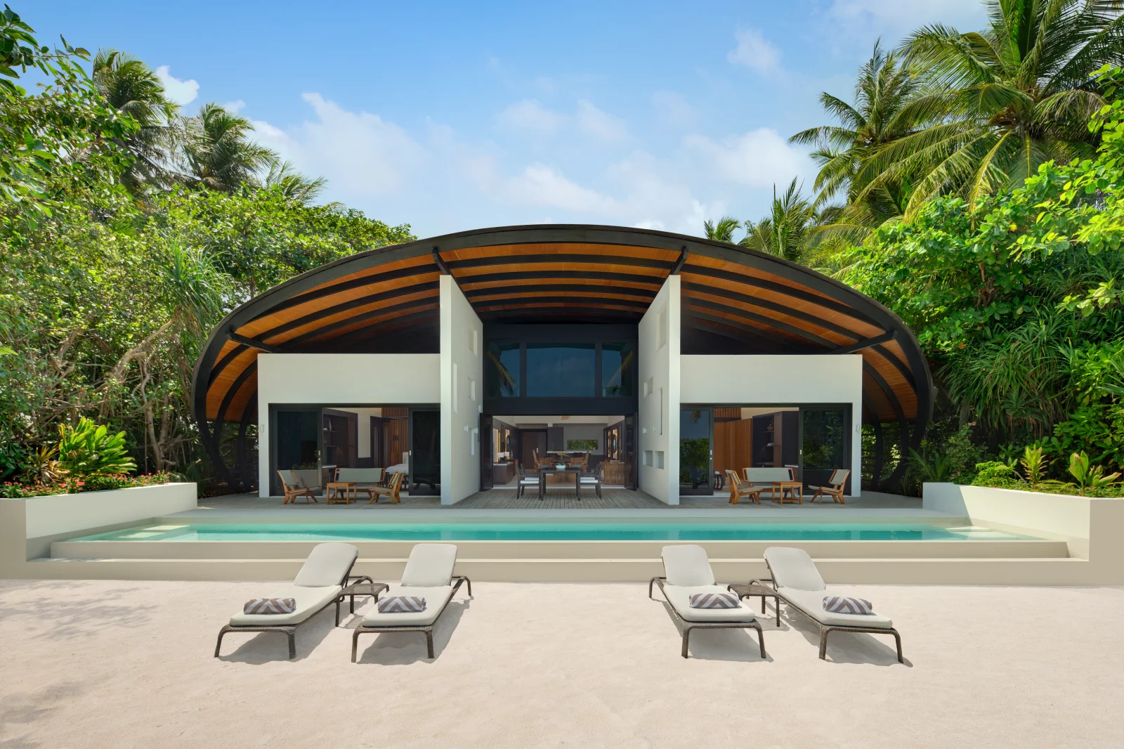 Heavenly Beach Residence, The Westin Maldives Miriandhoo Resort