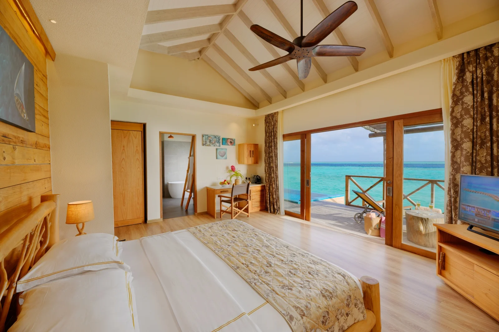 Aqua Suite with Private Pool, You&Me by Cocoon